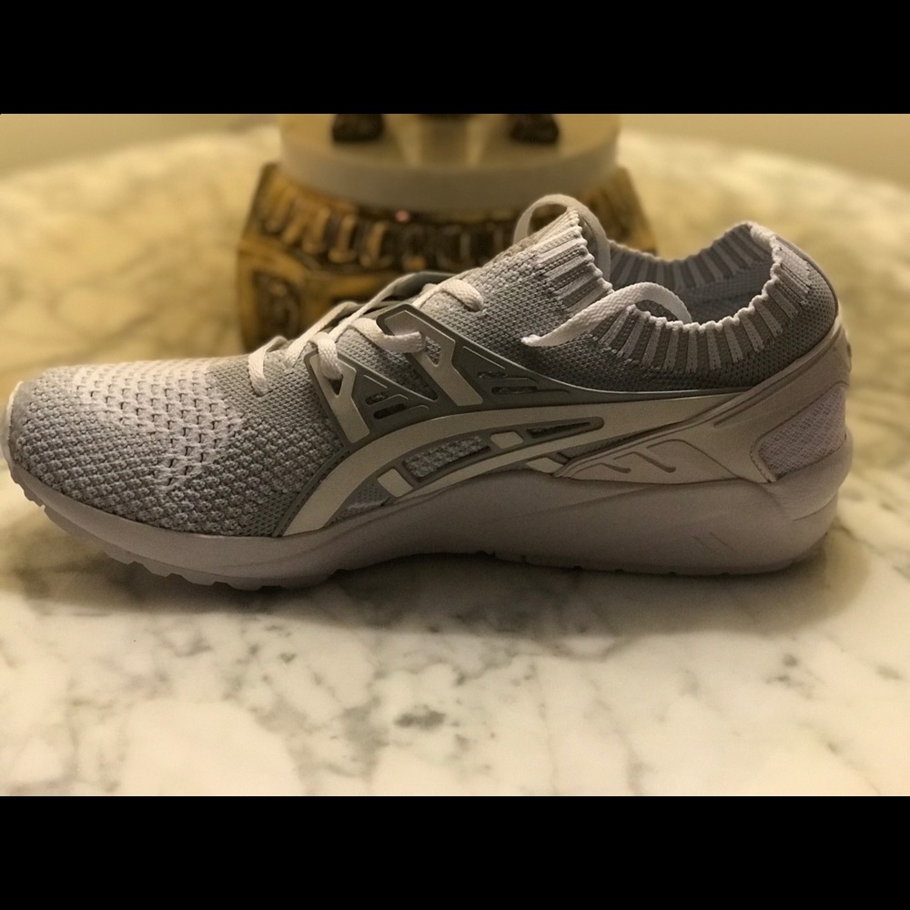 ASICS - Picture 2 of 3